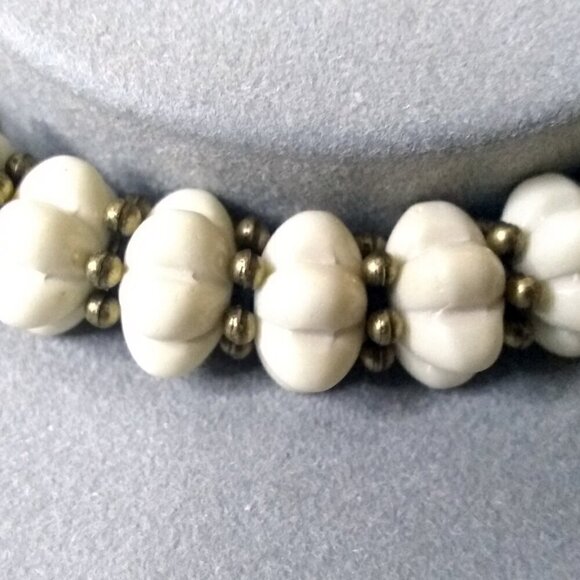 Unique Thick Chunky! One-of-a-kind Bracelet w. Green Agate + Cream Pumpkin Beads - Picture 4 of 9